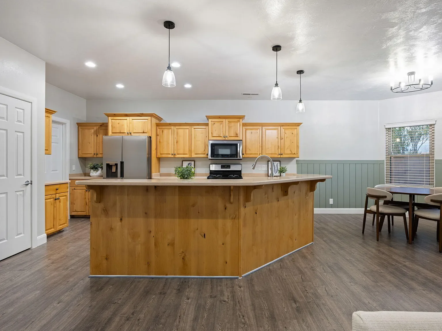 Kitchen before renovation